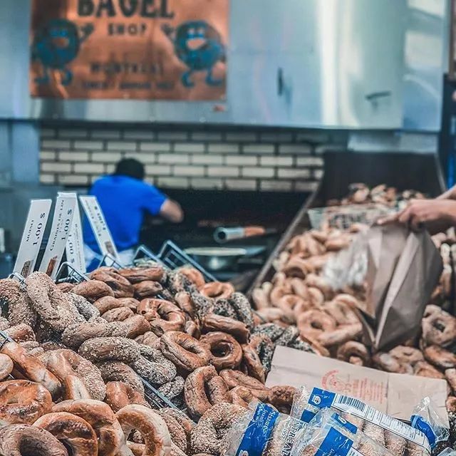 贝果:我才不是夹了菜的甜甜圈