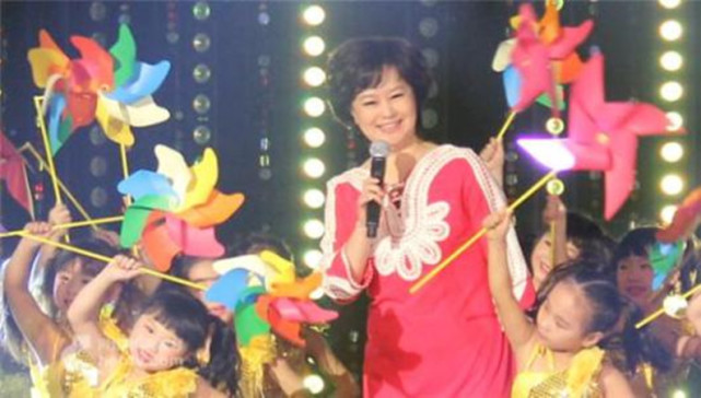 鞠萍二婚丈夫图片高清,鞠萍二婚丈夫