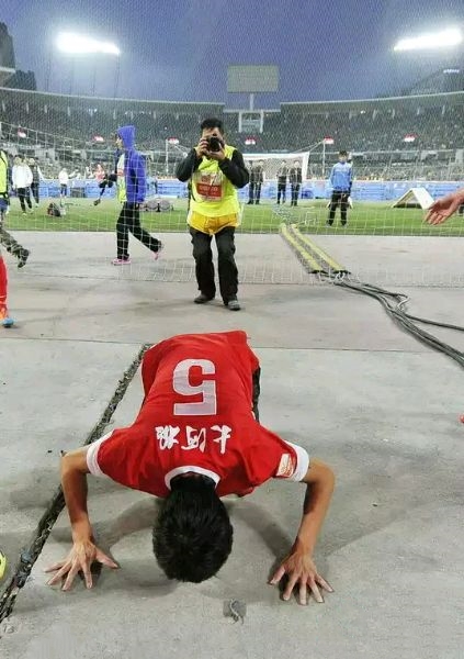 范志毅小的时候,范志毅从嘉宾到常驻