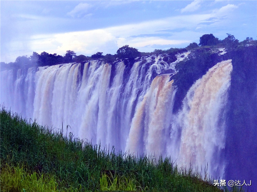 #全民热遗#小天独家，你敢不敢在这个瀑布上洗澡？