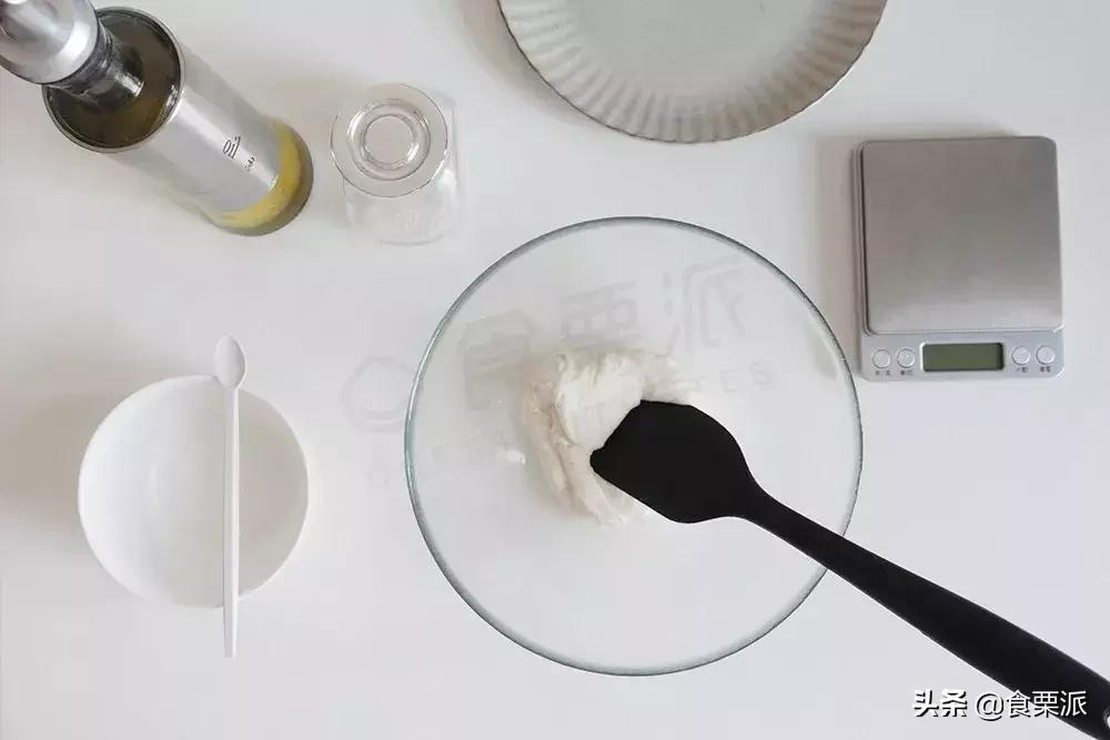 自制披萨3步搞定比店里的还好吃,正宗披萨的配方和制作