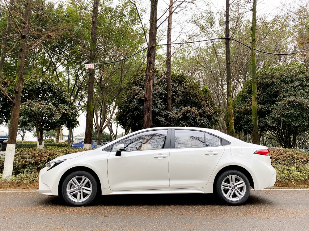 雷凌1.2t运动版车主空间测评,丰田雷凌1.2T开车效果怎么样