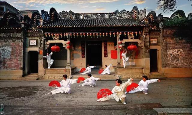 佛山924电台主持人直播,佛山924电台直播间主持人