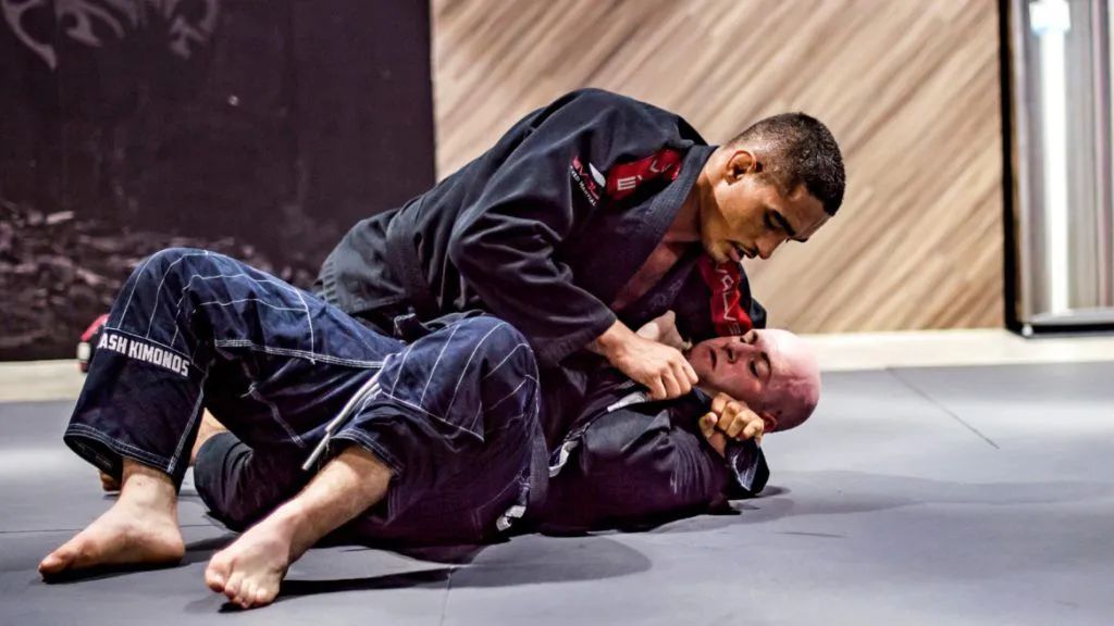 巴西柔术需要柔韧性吗,巴西柔术是技巧还是力量