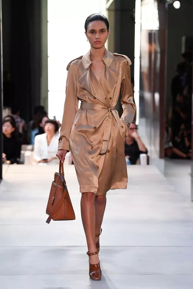 廓形服装款式设计稿,服装版型s型