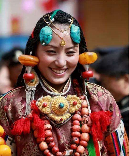 几十元的蜜蜡都是假的吗,藏民卖的蜜蜡是真的吗