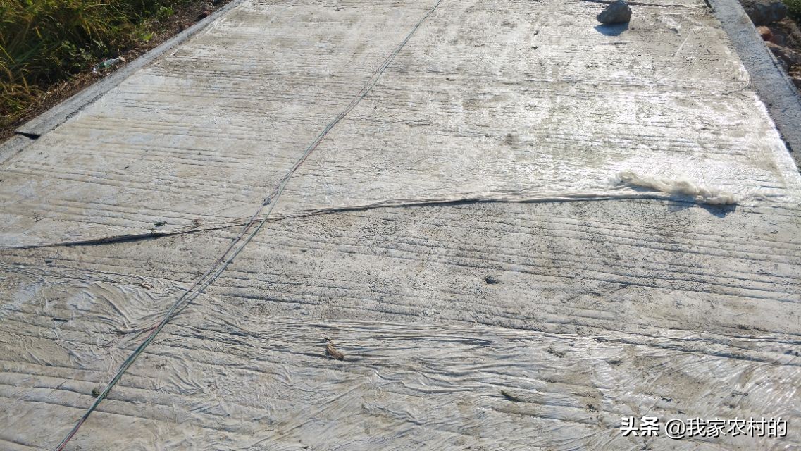 农村道路硬化怎么最省钱,道路硬化一般用什么混凝土