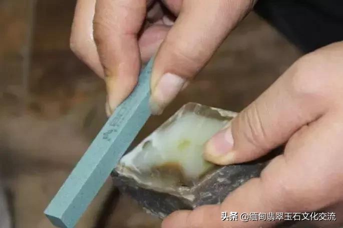 翡翠原石抛光前后比较图解,美玉抛光