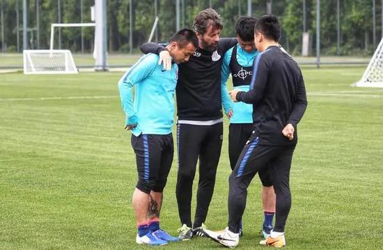 苏宁足球海报,苏宁发布战国安海报