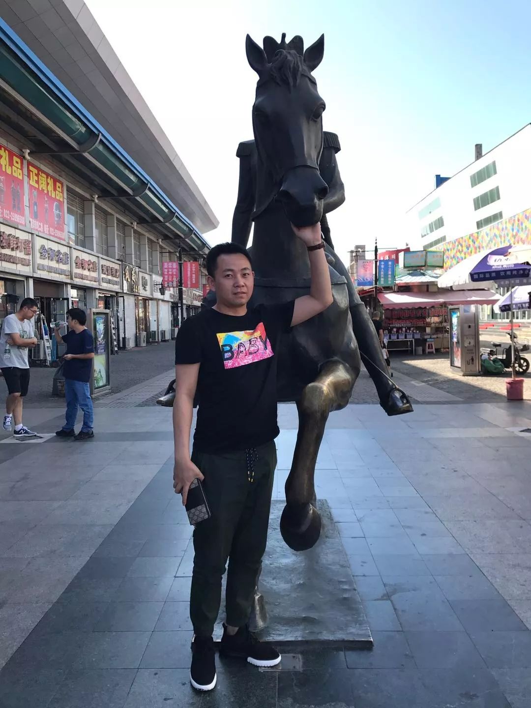 王加林:每次去师爷家都吃不饱,怹光聊相声,不让我们夹菜