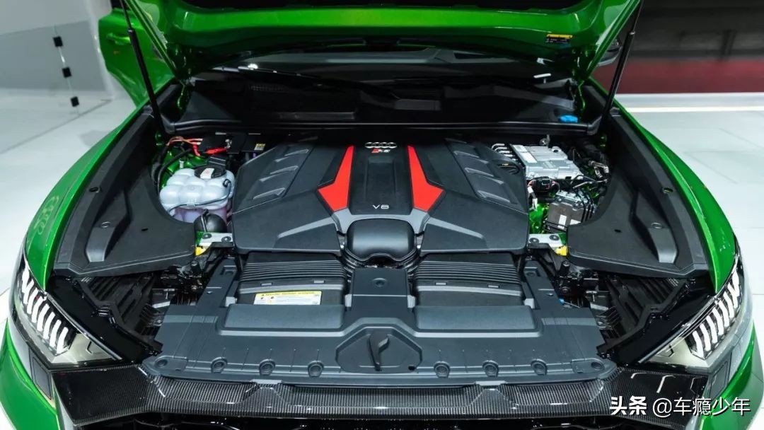 奥迪rsq8和宝马x6加速测试,奥迪rsq8和宝马x6m奔驰gleamg比赛