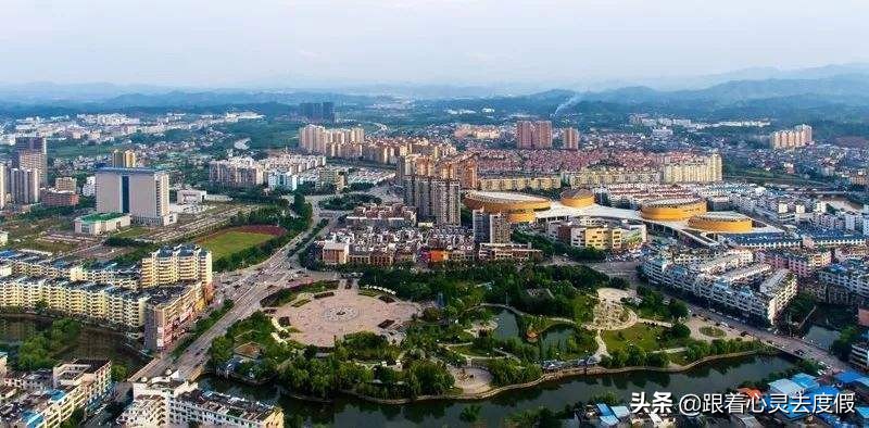 江西赣州一个小县，人口34万，GDP164亿，成功撤县设市