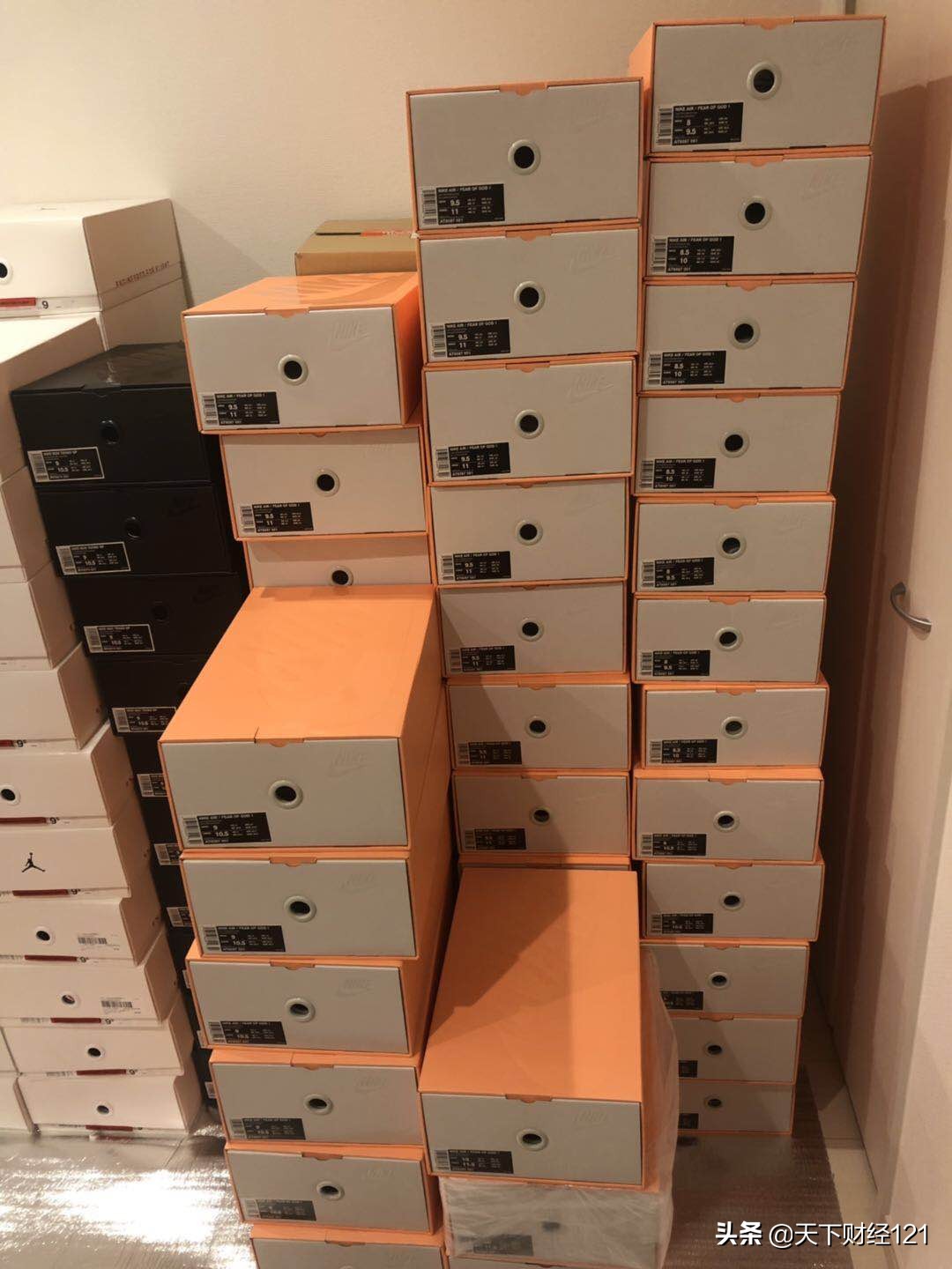 阿迪耐克降价是真的吗,阿迪达斯被炒得离谱的鞋