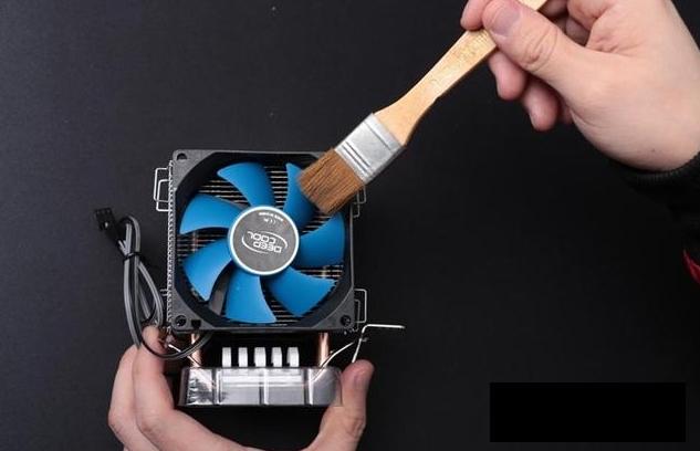 水冷机箱风扇老是转噪音很大,太阳神机箱风扇噪音大