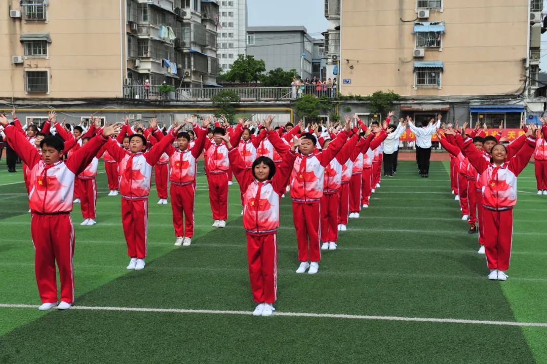 西园小学运动会现场,合肥市西园新村小学南校运动会