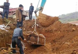 穷搬家富人挪坟什么意思,穷人搬家富人迁坟什么意思