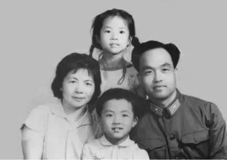 顾城杀妻自尽的原因,顾城杀妻自尽后