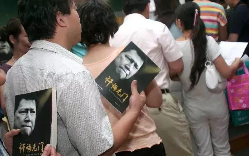 中国首位开劳斯莱斯的车主是谁,经常开劳斯莱斯法拉利的人