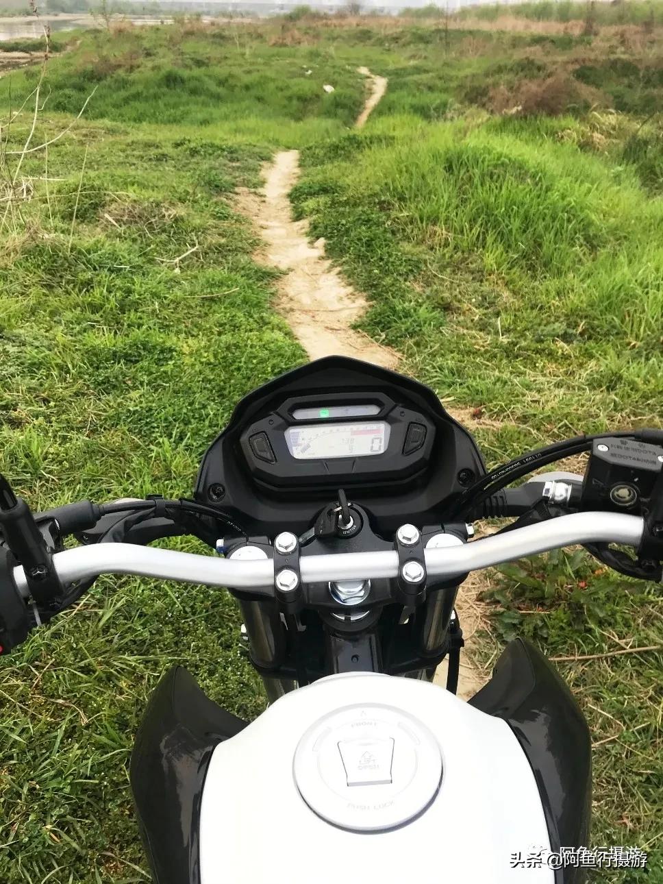 豪爵nk150是多连杆减震吗,豪爵nk150可以长途摩旅吗