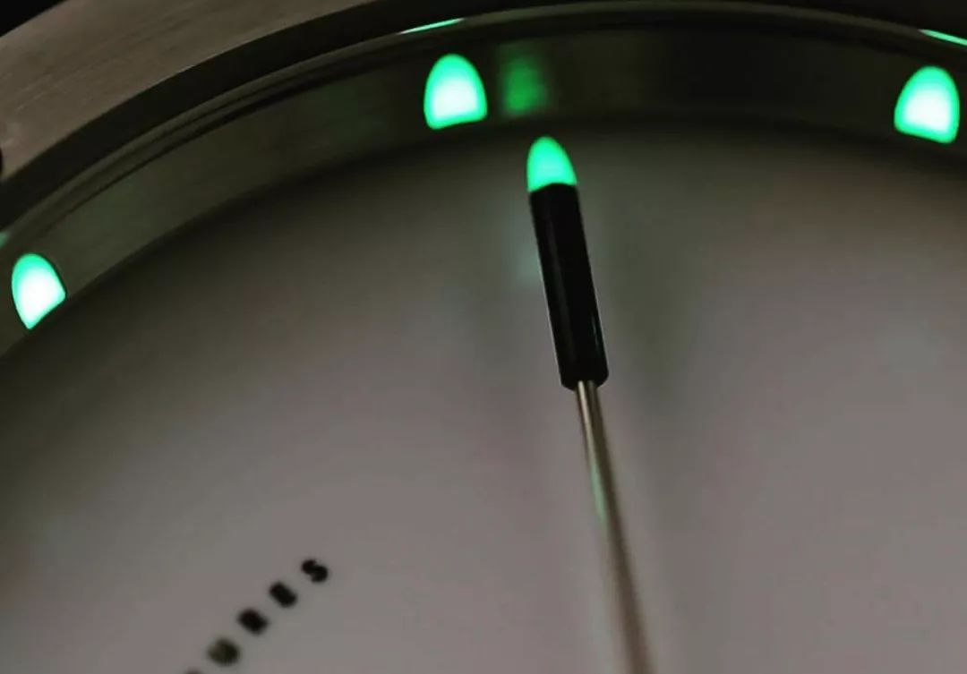 夜光最好的手表,手表夜光灯什么颜色好