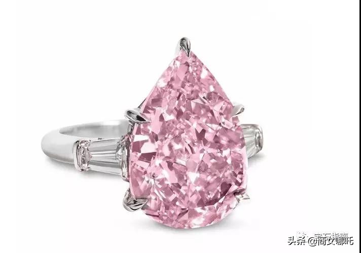 天然翡翠项链拍出2.14港元,香港翡翠4888克拉项链拍卖