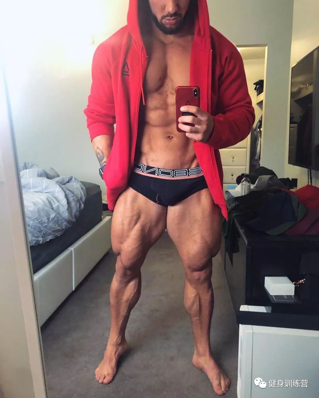 远离类固醇！34岁肌肉*男猛**身材炸裂，却无法让老婆怀孕...