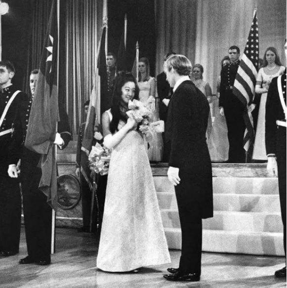 72岁婚纱女王王薇薇生日照曝光,婚纱女王王薇薇个人简历