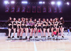 美国啦啦队健康身材,美国啦啦队员跳舞