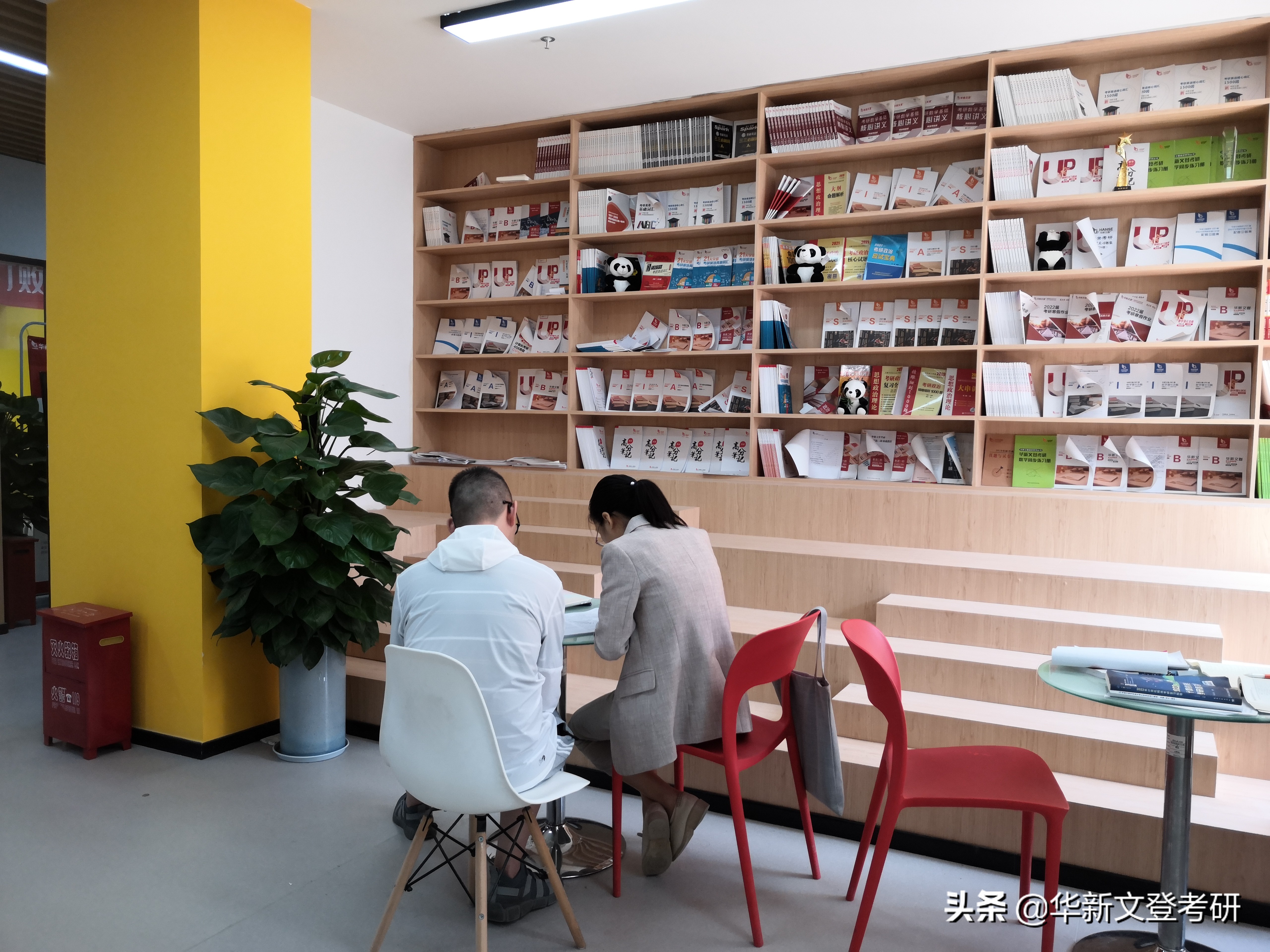 精英寄宿考研自习室,寄宿考研集训营自习室