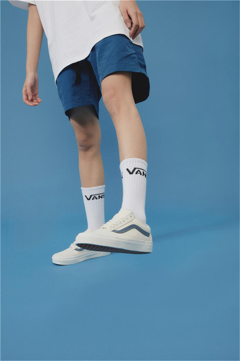 gd权志龙蓝色西装配匡威,gd权志龙的理想型