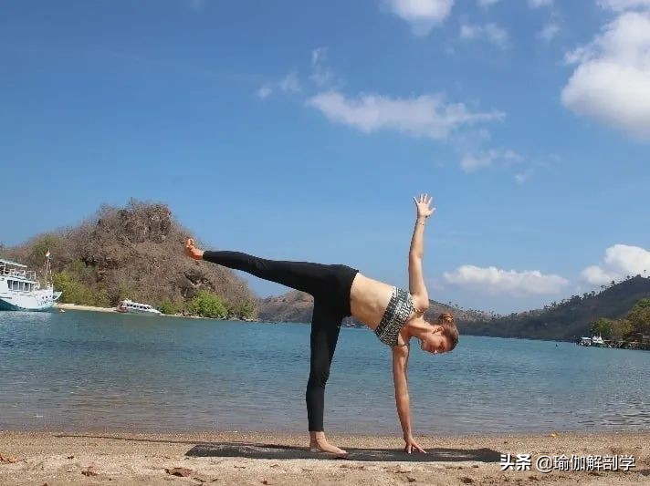 尾骨上翘做瑜伽练习需要注意哪些,臀部上翘瑜伽