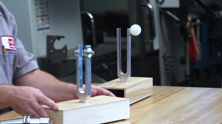 中国第一艘航母多重,中国第一艘核动力航母排水量