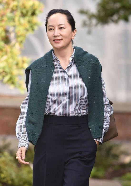 孟晚舟出席活动穿搭,孟晚舟时尚穿衣