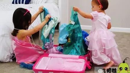 妈妈晒出家里的十二个女儿,妈妈晒出两个女儿