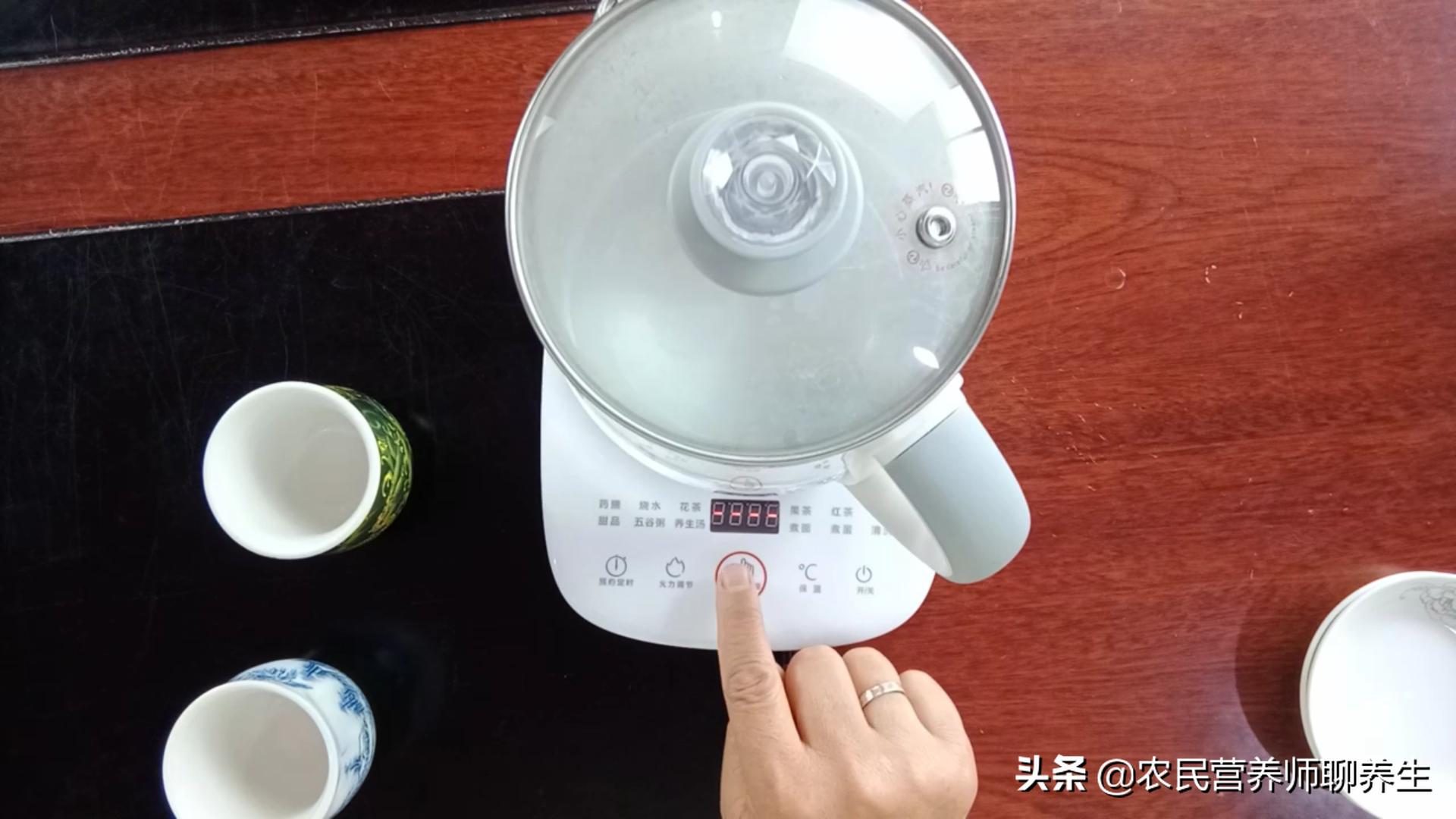 康乃馨茶泡水,泡一壶茶闻淡淡花香
