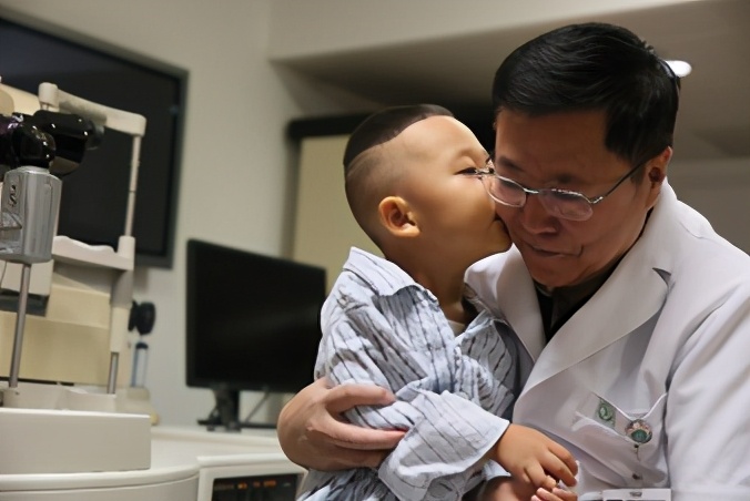 眼科专家王宁利怎么样,关于眼科专家王宁利的视频