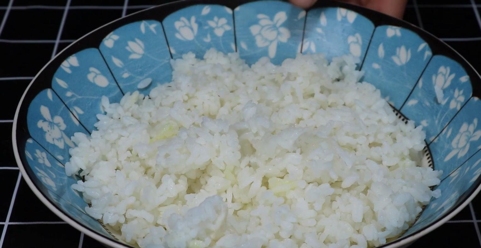 大厨蛋炒饭的秘诀,大厨教你做蛋炒饭视频