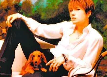 这两位日本知名*男美**大佬，私下竟是这种“不正常”关系？