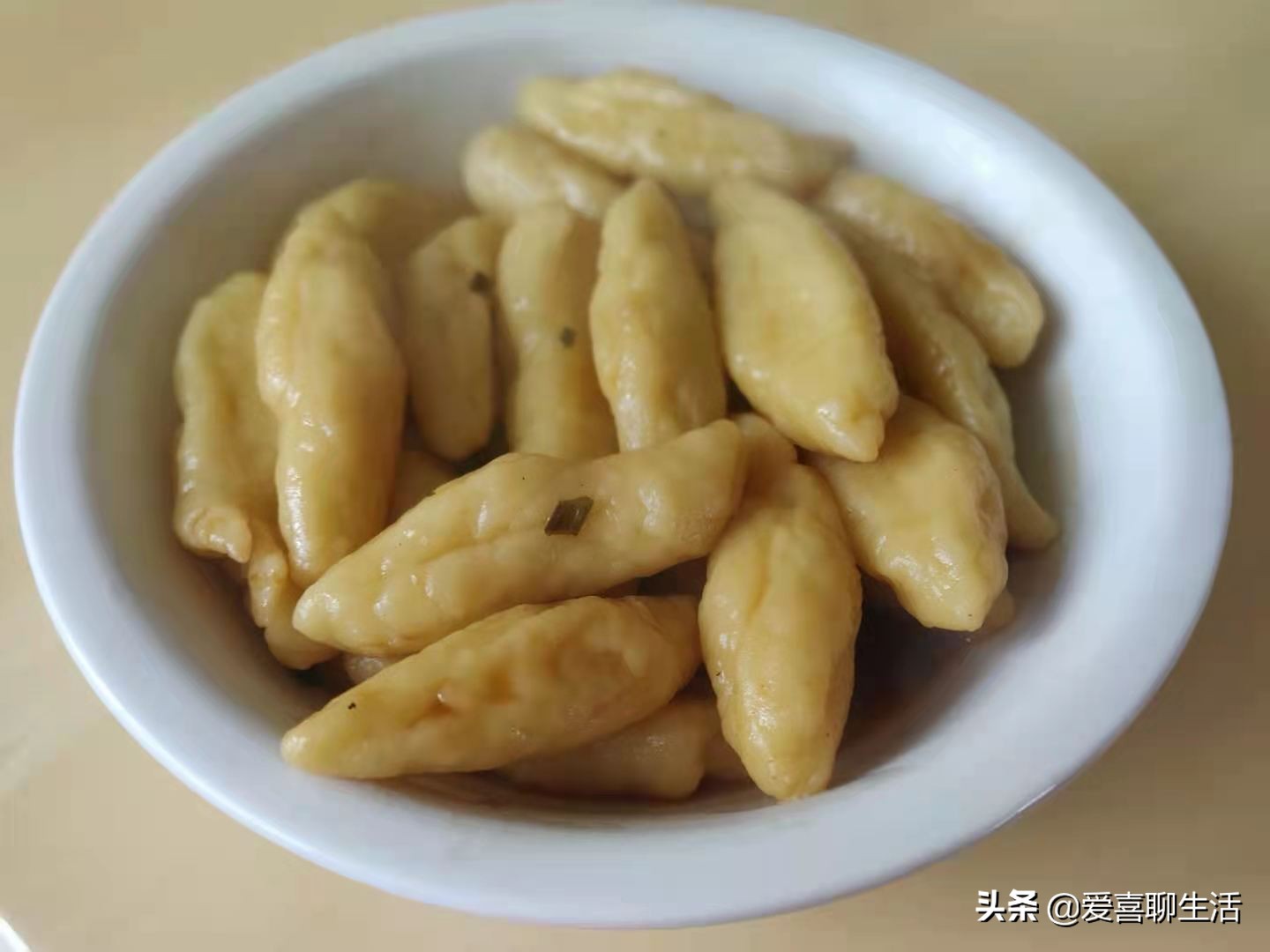 入春后多吃它，一蒸一拌再一煮，鲜香劲道有营养，大人小孩都爱吃