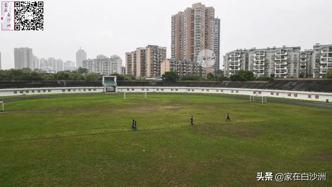 武汉白沙洲足球场地,白沙洲江滩足球场