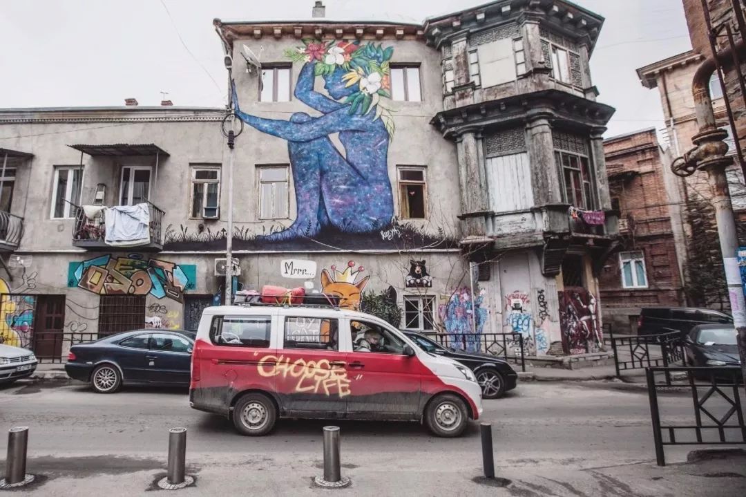 95后开着五菱环游世界,95后开面包车环游世界