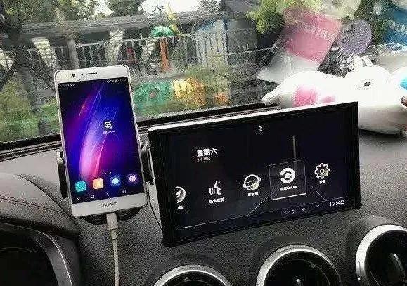 每个车都有aux,车上只有一个aux接口怎么用蓝牙