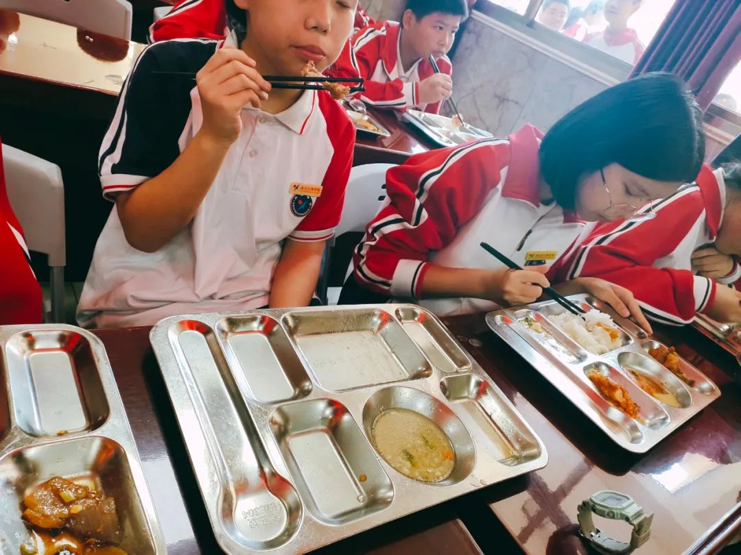 一粥一饭，当思来之不易——连江兴海学校“文明用餐，光盘行动”