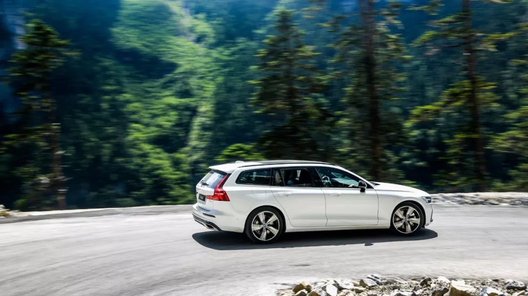 带你领略诗与远方全新沃尔沃v60,试驾沃尔沃v60最新款
