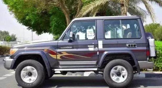 新款陆巡车,陆巡超帅越野视频