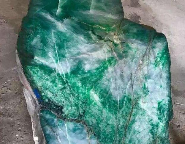 老坑种翡翠,老坑种绿翡翠