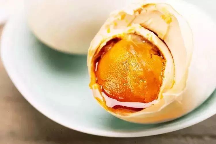 咸鸭蛋中国都哪些地方吃,咸鸭蛋蛋黄和蟹黄一个味