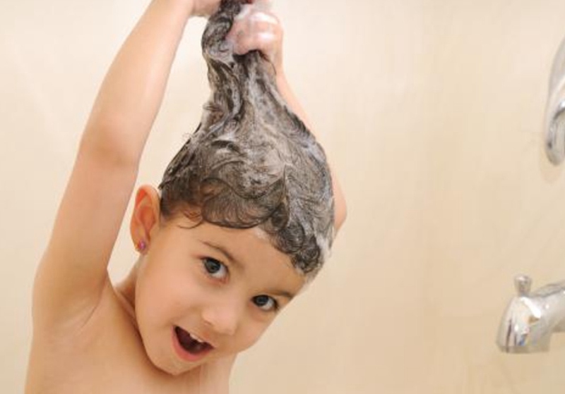 女儿头上长虱子妈妈给剃光了,女童冬天头上有虱子怎么办