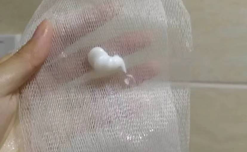 中老年用什么洗面奶洗脸更好,中老年干性皮肤美白祛斑洗面奶