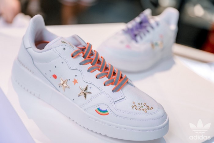 adidasOriginals阿迪达斯三叶草上海中环广场店耀目登场